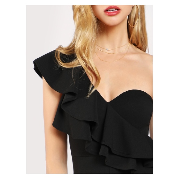 Black One Shoulder Ruffle Side Solid Jumpsuit - Picture 4 of 8
